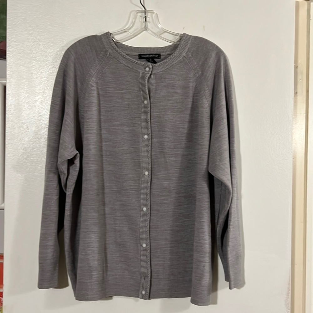 Designer Originals gray raglan sleeve button front crew neck cardigan